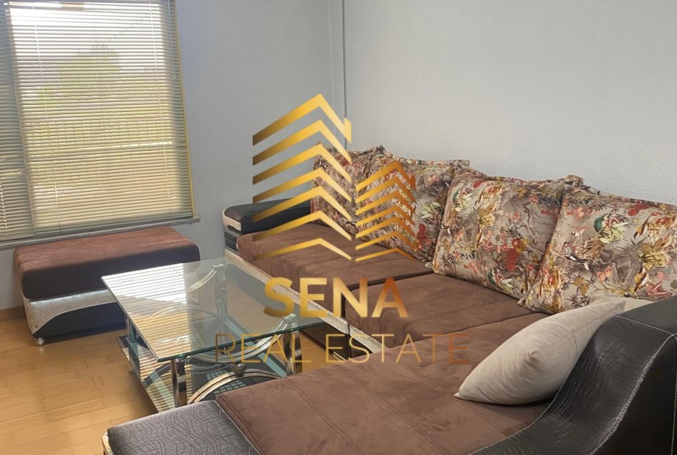 Tirane, jepet me qera apartament 2+1+Ballkon Kati 3, 130 m² 375 € (Rruga Dashamir Fagu)