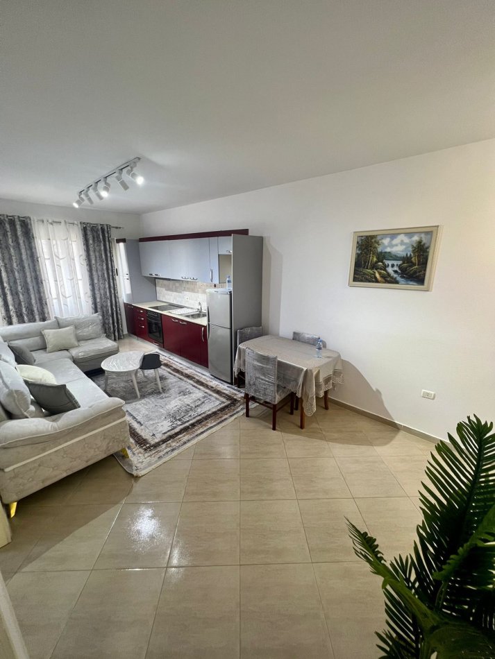 Tirane, shitet apartament 2+1 Kati 2, 73 m² 105.000 € (Astir)