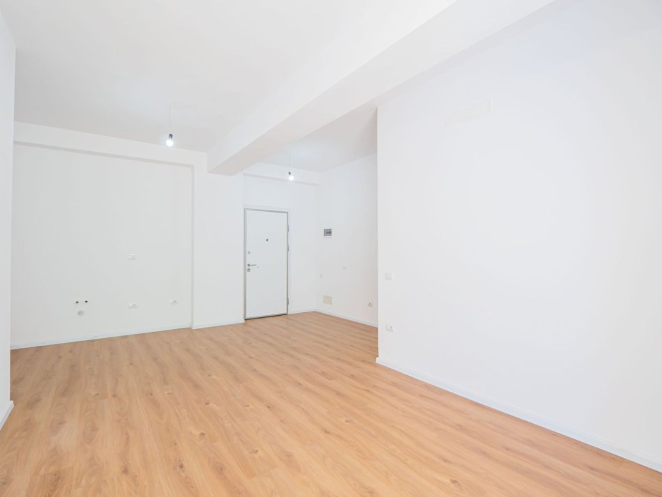 Shqiperi, shitet apartament 1+1 Kati 1, 62 m² 75.000 € (Rruga Pasho Hysa)