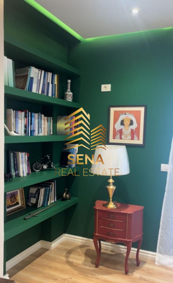 Tirane, jepet me qera apartament 1+1+Ballkon Kati 9, 70 m² 800 € (Rruga Petro Nini Luarasi)