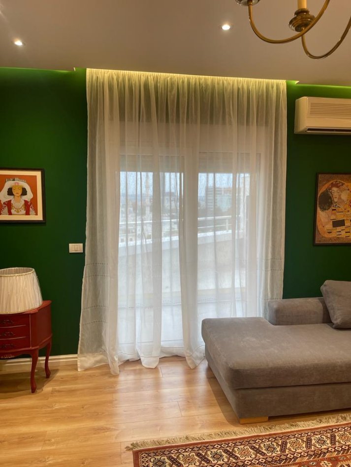 Tirane, jap me qera apartament 1+1+Ballkon Kati 9, 70 m² 800 € (Petro Nini Luarasi, Tirane)