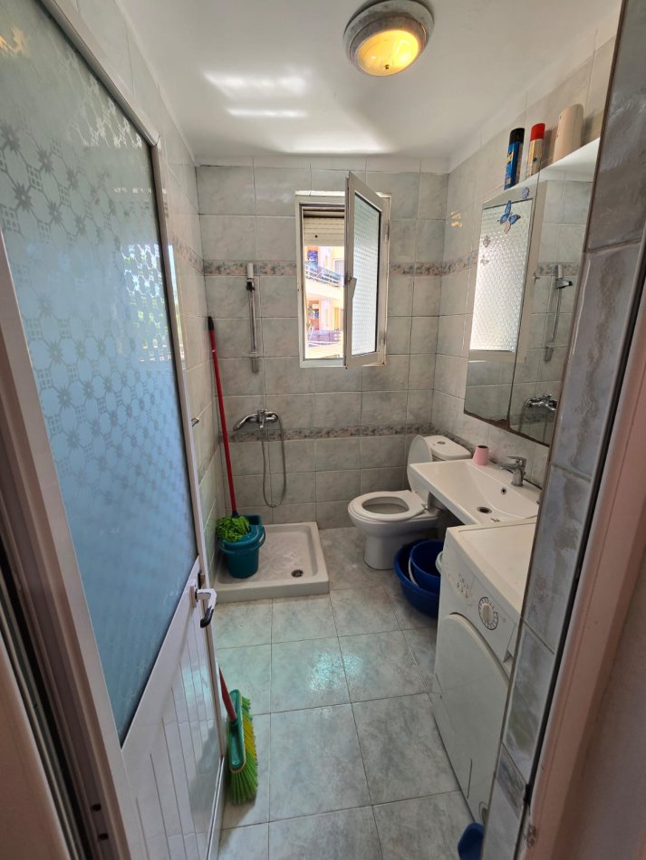 Tirane, shitet apartament 1+1 Kati 3, 50 m² 88.000 € (rruga hoxha tahsim)