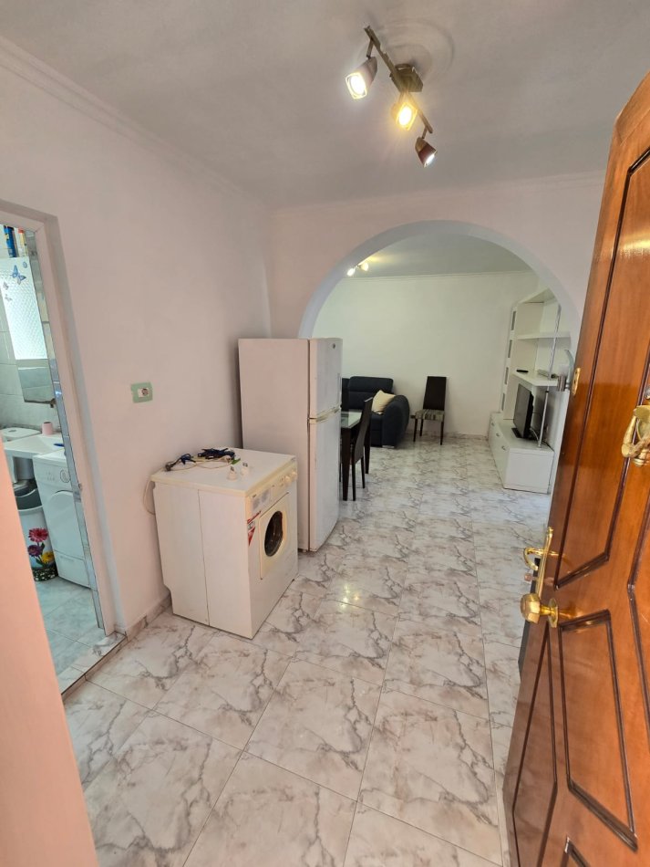 Tirane, shitet apartament 1+1 Kati 3, 50 m² 88.000 € (rruga hoxha tahsim)