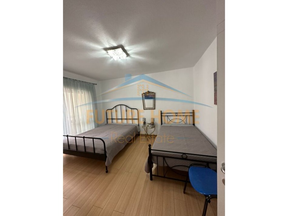 Tirane, jepet me qera 2+1+Ballkon Kati 2, 75 m² 650 € (Stadiumi Dinamo)