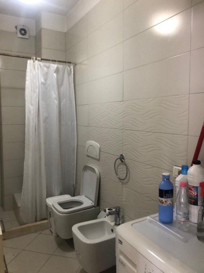 Tirane, jepet me qera apartament 2+1+Ballkon Kati 6, 85 m² 400 €