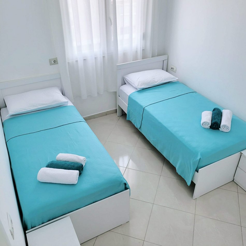 Tirane, jepet me qera apartament 1+1+Ballkon Kati 6, 86 m² 400 € (Te Spitali QSUT)