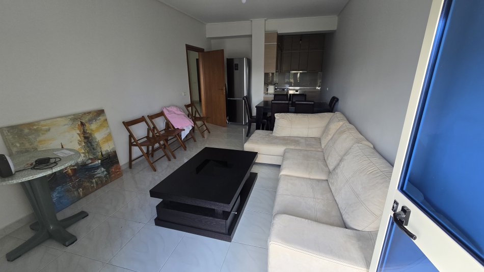 Tirane, jepet me qera apartament 2+1 Kati 5, 95 m² 400 € (Fresku)