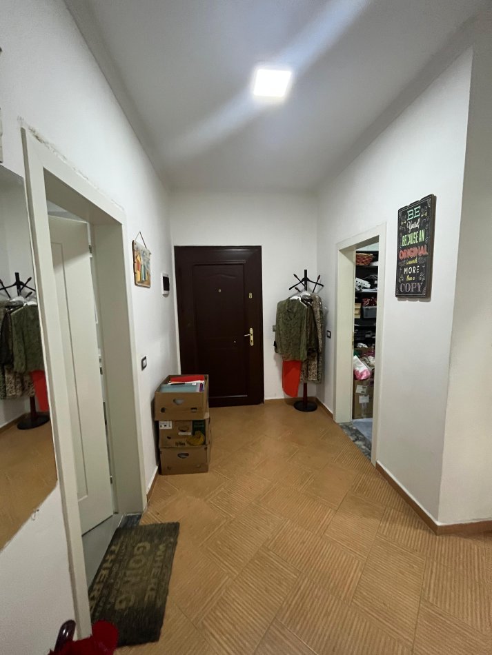 Tirane, shitet apartament 1+1+Ballkon Kati 1, 91 m² 150.000 € (Unaza e Re)
