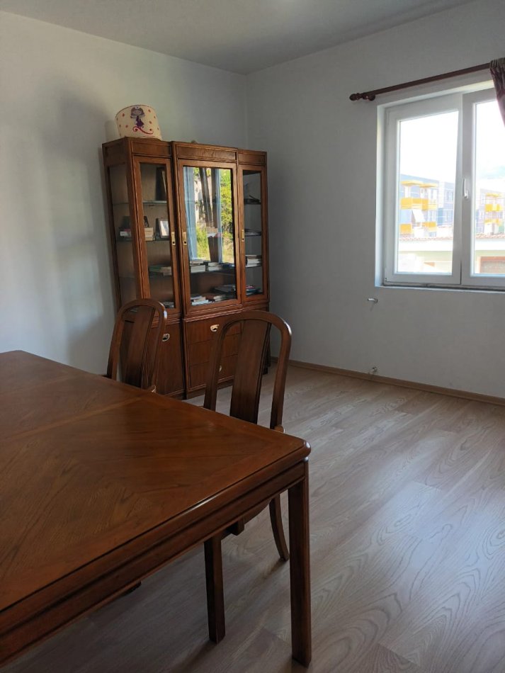 Tirane, shes apartament 3+1+Ballkon Kati 3, 150 m² 140.000 € (SHKOZE)