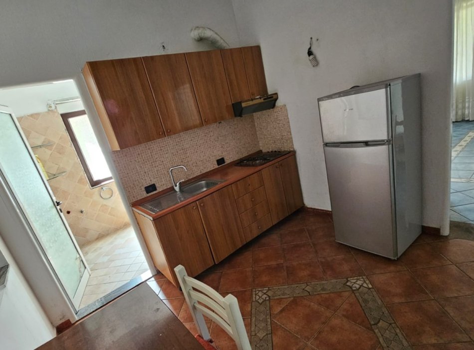 Tirane, jepet me qera apartament 1+1+Ballkon Kati 1, 60 m² 300 € (Kadri Kerciku)