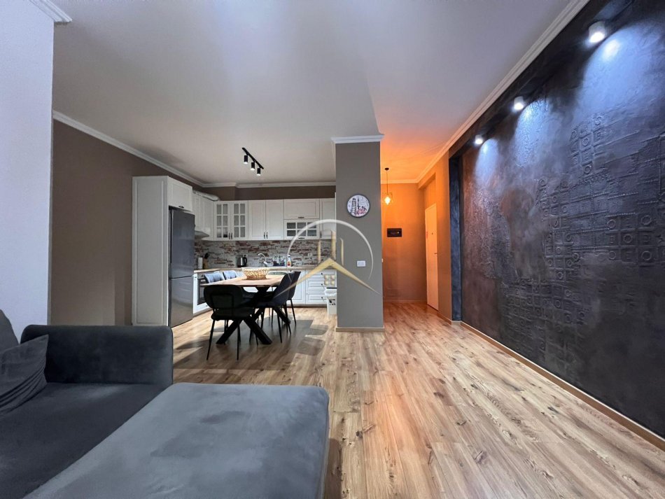 Shitet 2+1+2  Kopshti Botanik  218.000 €