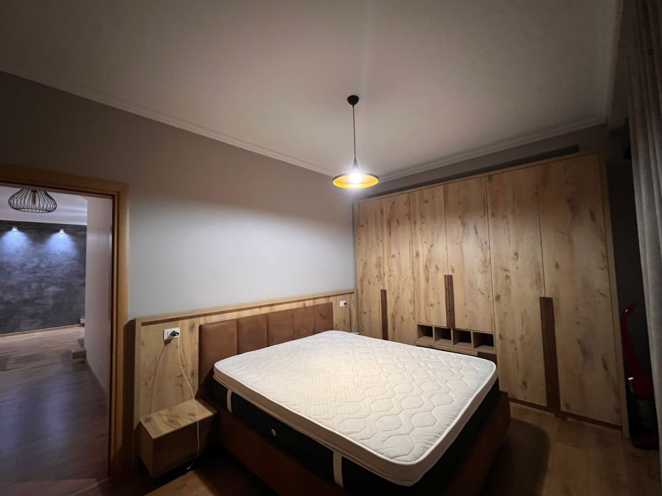 Shitet apartament 2+1+2  Kopshti Botanik 218.000 €