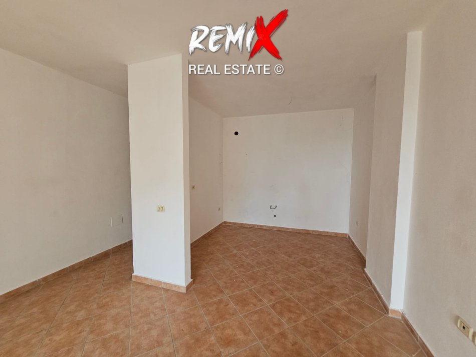 Shkembi Kavajes, shitet apartament 2+1+Aneks+Ballkon Kati 5, 98 m² 85.000 € 