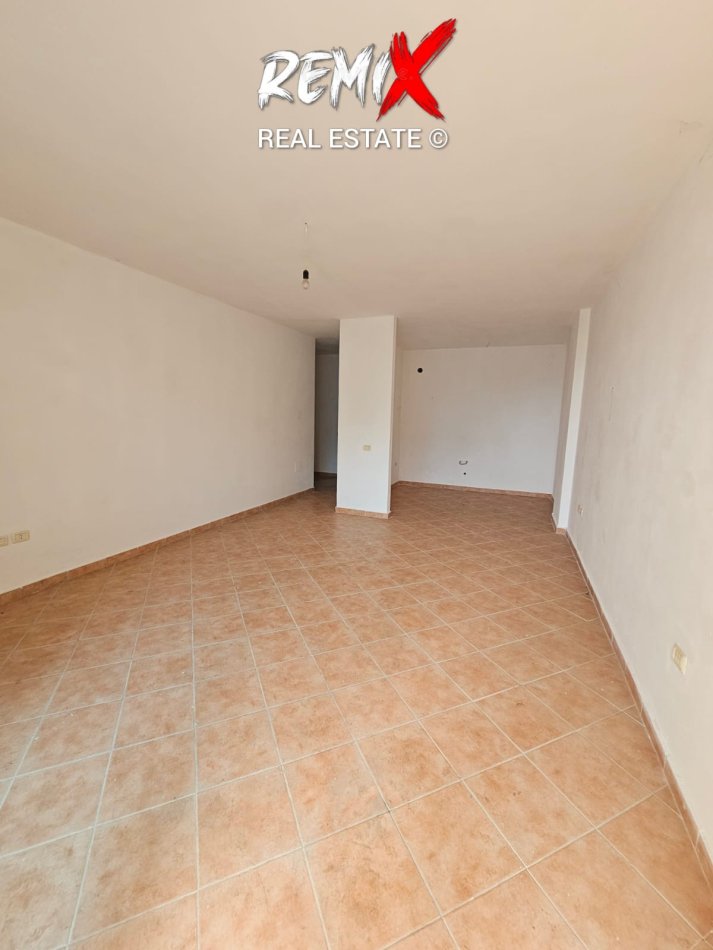 Shkembi Kavajes, shitet apartament 2+1+Aneks+Ballkon Kati 5, 98 m² 85.000 € 