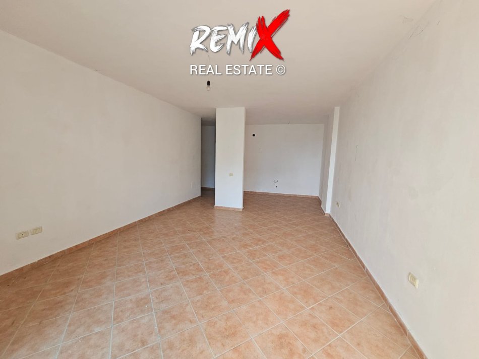 Shkembi Kavajes, shitet apartament 2+1+Aneks+Ballkon Kati 5, 98 m² 85.000 € 