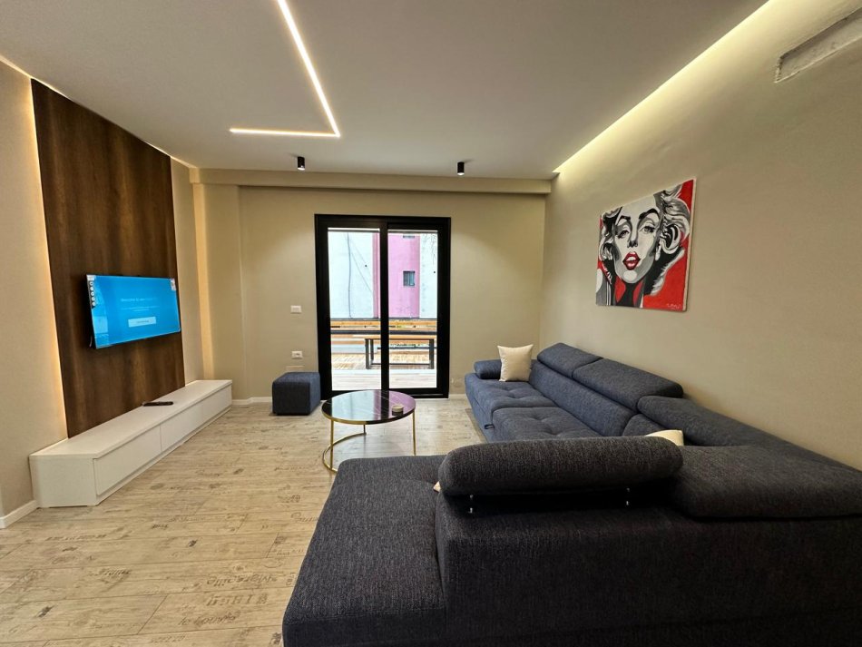 REZERVO PRONEN VETEM ME 500€! Vlore, shitet apartament 1+1+Ballkon , 200 m² 165.000 € (VLORE SKELE)