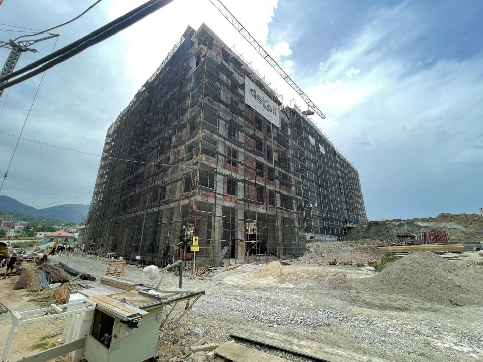 Tirane, shitet apartament 2+1+Aneks+Ballkon Kati 5, 105 m² 100.000 € (SHKOZE UNAZA LINDORE)