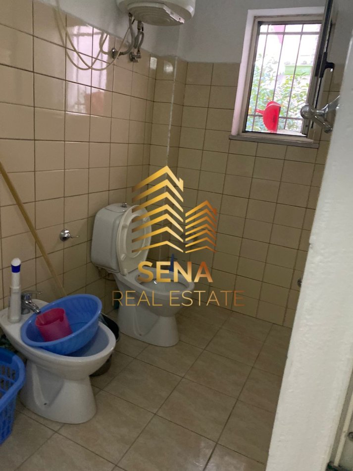 Tirane, jepet me qera apartament 2+1 Kati 1, 90 m² 350 € (Rruga 5 Maji)