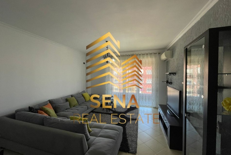 Tirane, jepet me qera apartament 2+1+Ballkon Kati 5, 90 m² 500 € (Rruga Bardhyl)