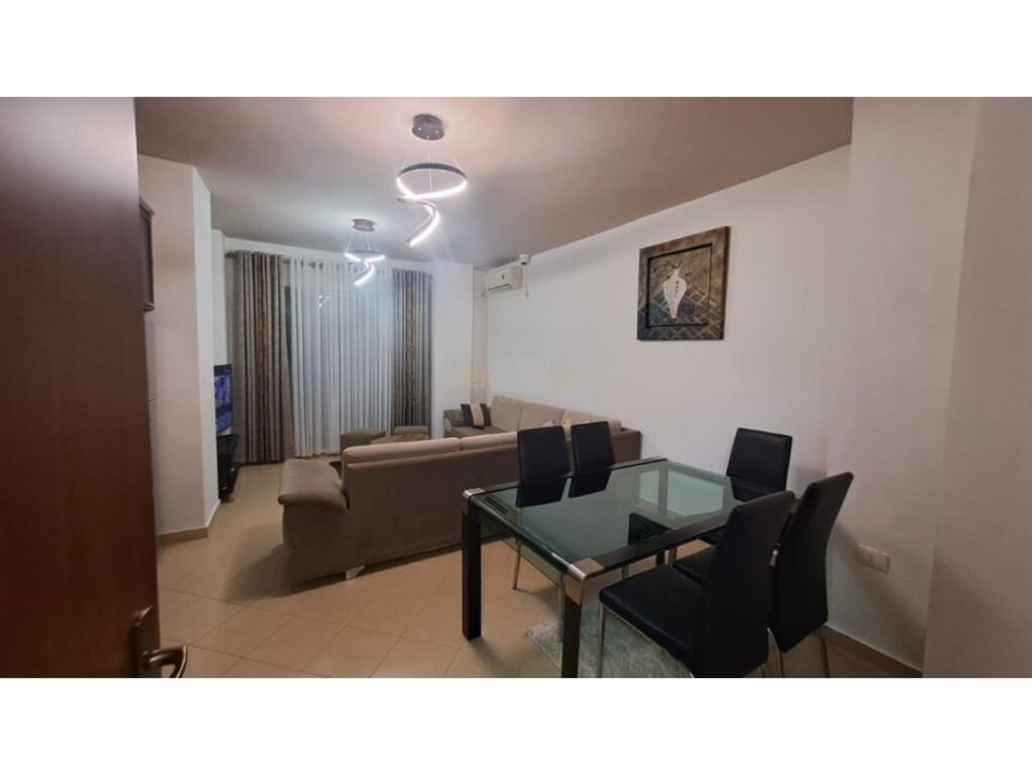 Tirane, shitet apartament 1+1 Kati 1, 65 m² 76.250 € (Ne Fresk)