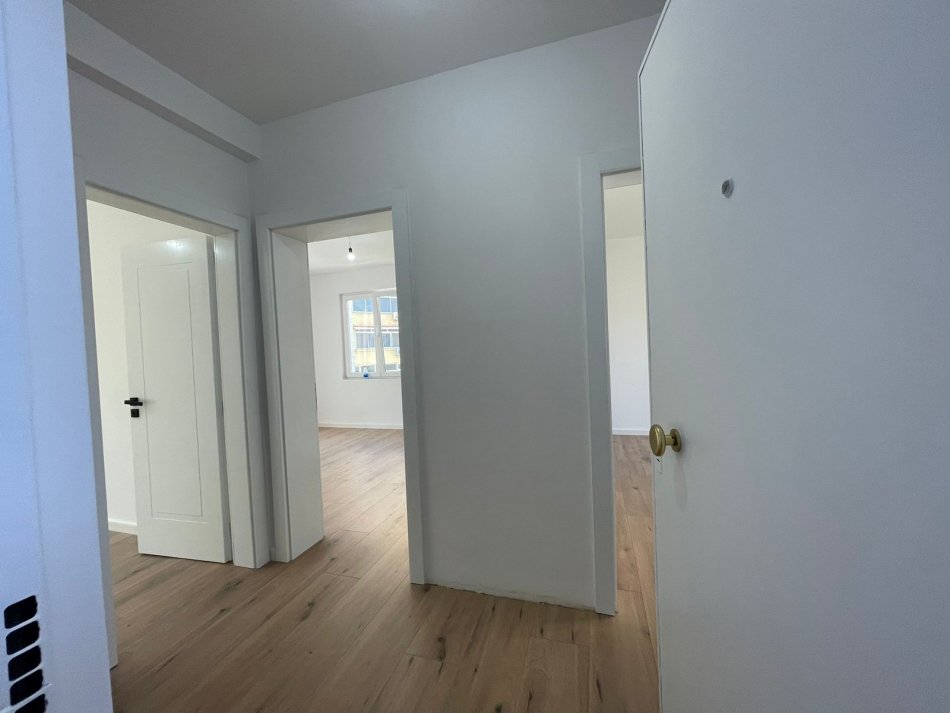 Tirane, shitet apartament 2+1 Kati 3, 61 m² 137.000 € (rruga mine pexa)