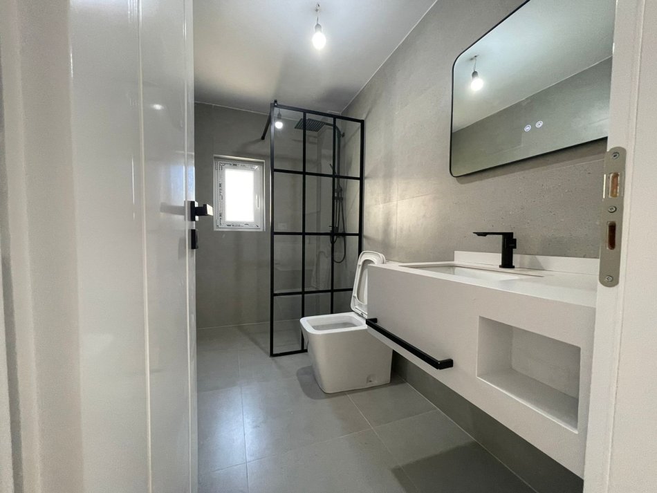 Tirane, shitet apartament 2+1 Kati 3, 61 m² 137.000 € (rruga mine pexa)