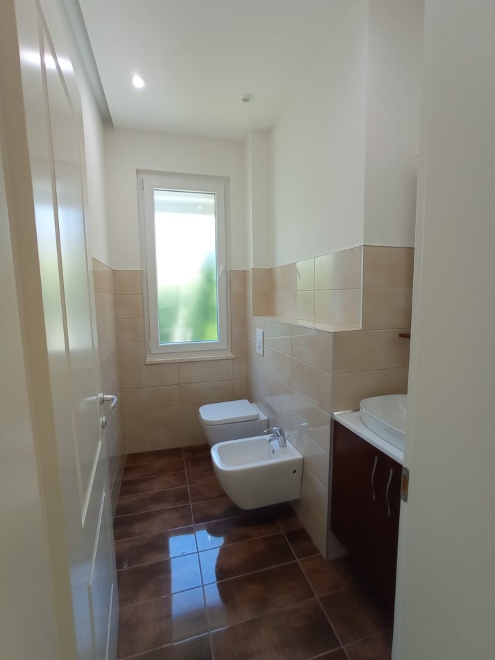 Tirane, shitet apartament 4+1+Aneks+Ballkon Kati 2, 354 m² 500.000 € (Lunder)
