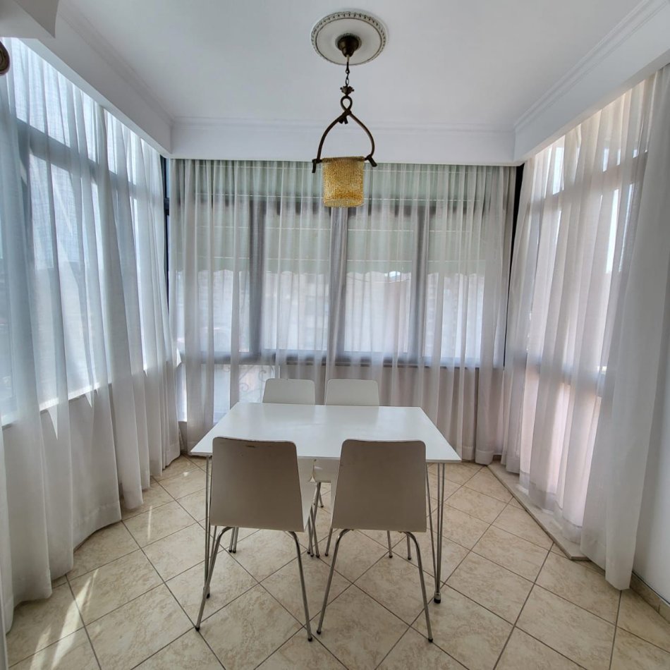 Tirane, jepet me qera apartament 2+1 Kati 8, 87 m² 650 € (Rruga Kavajes)