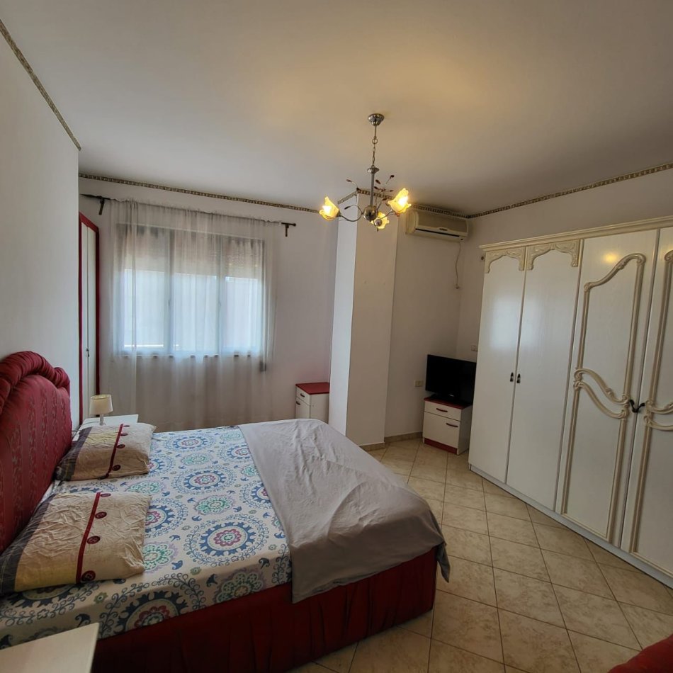 Tirane, jepet me qera apartament 2+1 Kati 8, 87 m² 650 € (Rruga Kavajes)