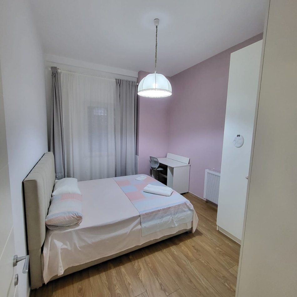 Tirane, jepet me qera apartament 2+1 Kati 2, 80 m² 700 € (Suljman Delvina)