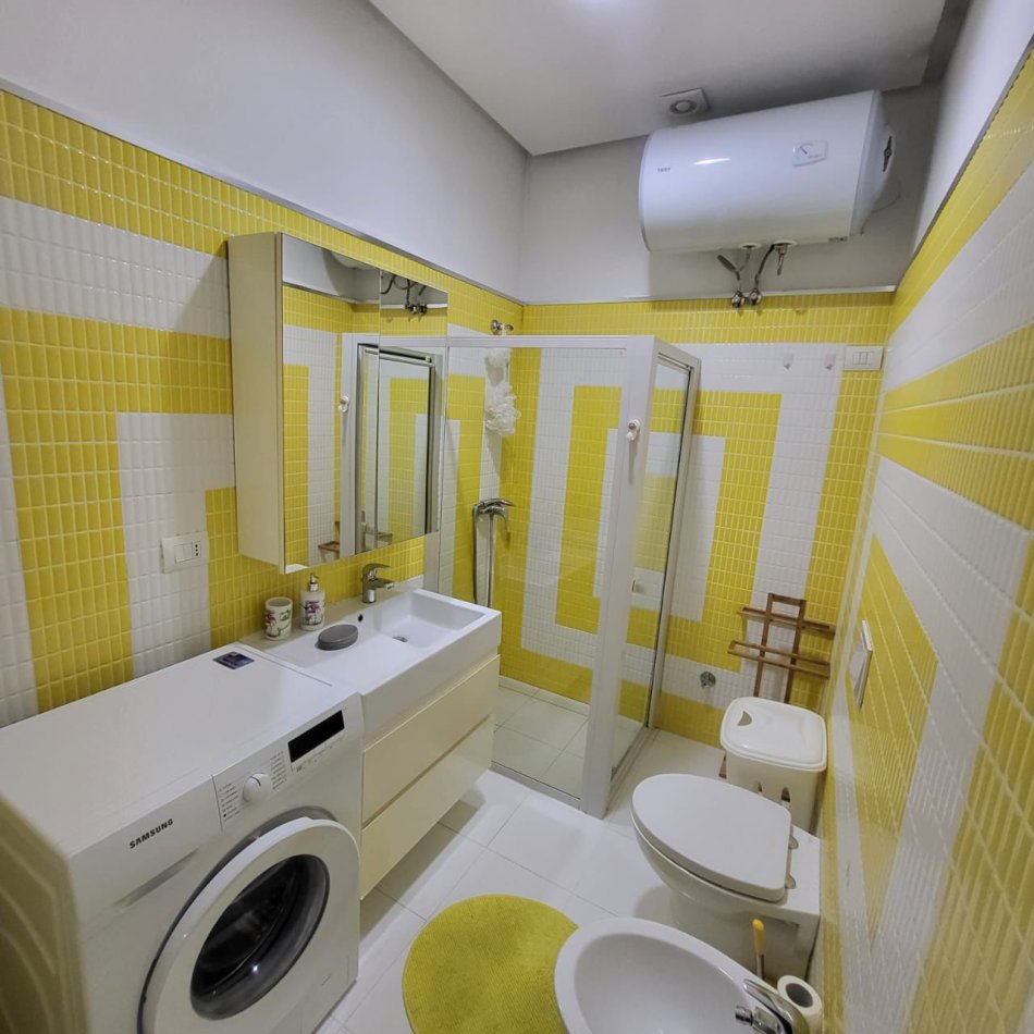 Tirane, jepet me qera apartament 2+1 Kati 2, 80 m² 700 € (Suljman Delvina)