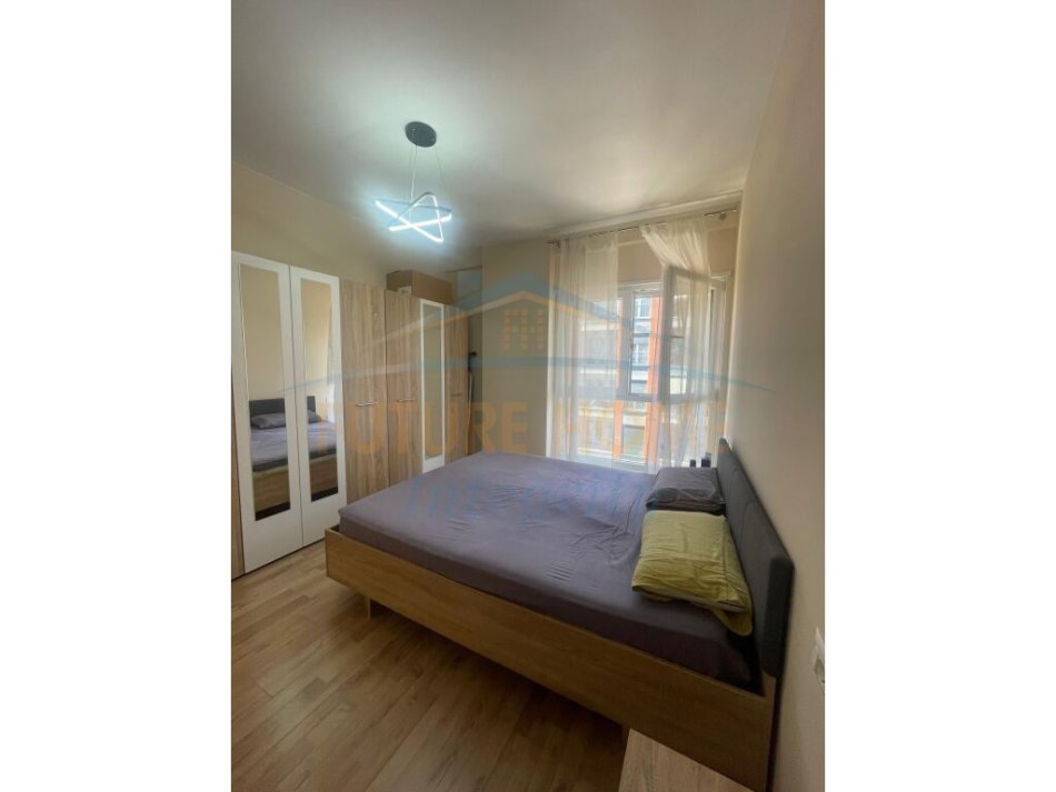 Tirane, shitet apartament 1+1+Ballkon Kati 5, 71 m² 142.000 € (Ali Demi)