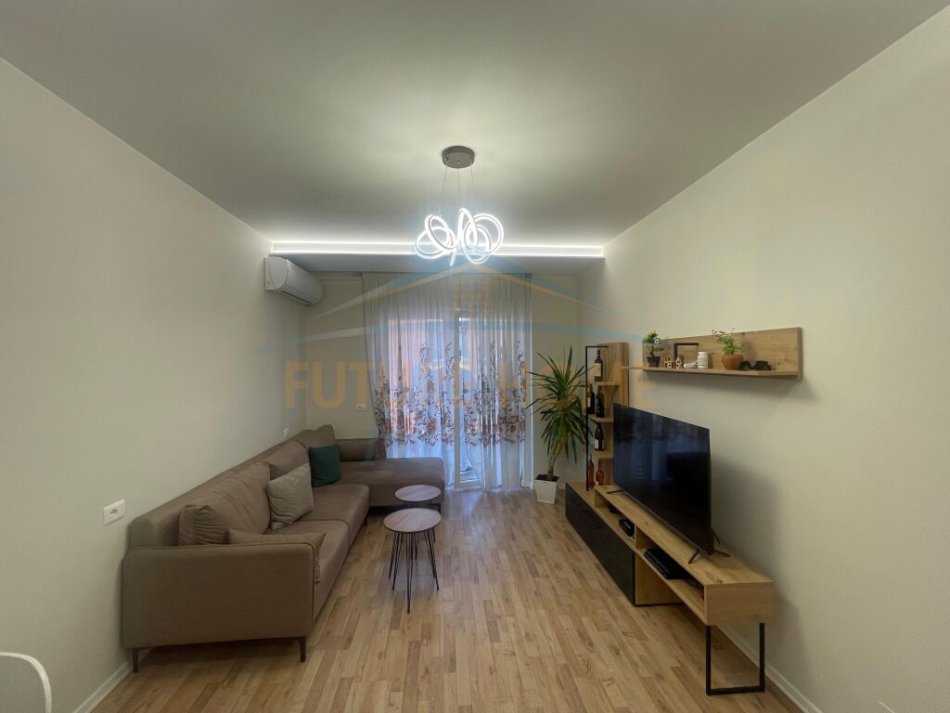 Tirane, shitet apartament 1+1+Ballkon Kati 5, 71 m² 142.000 € (Ali Demi)