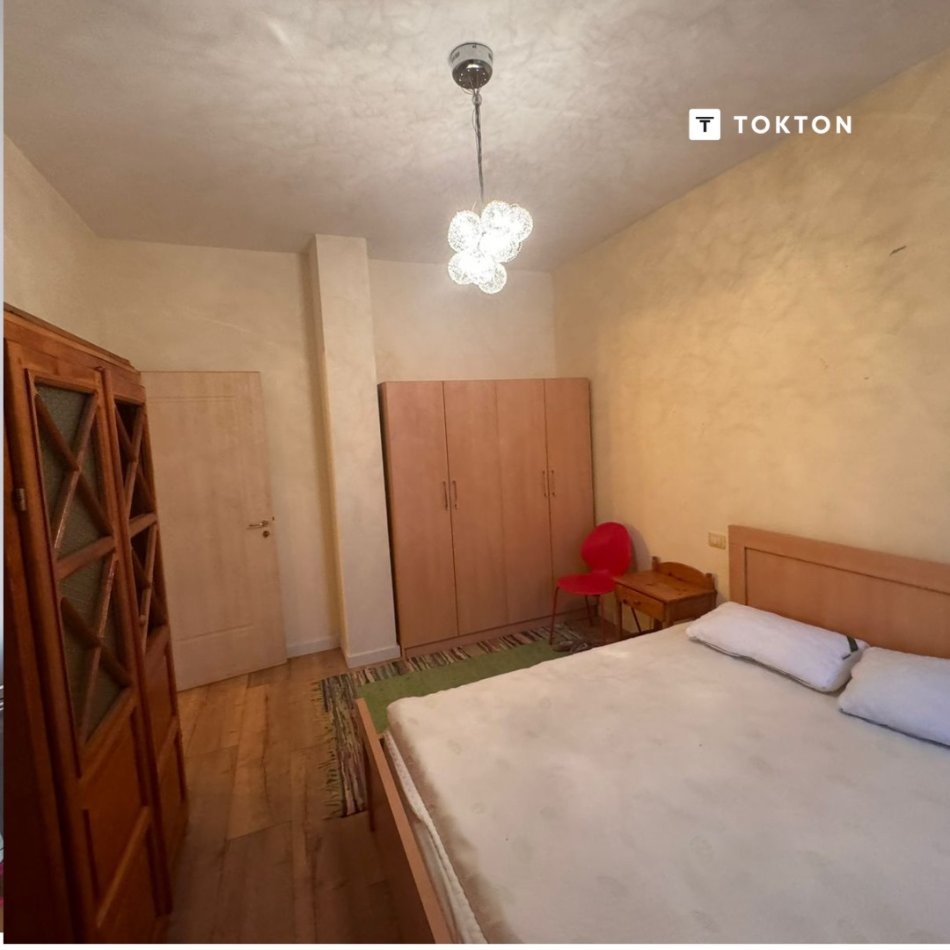 Tirane, jepet me qera apartament 1+1 Kati 3, 70 m² 450 € (Liqeni i Thatë)