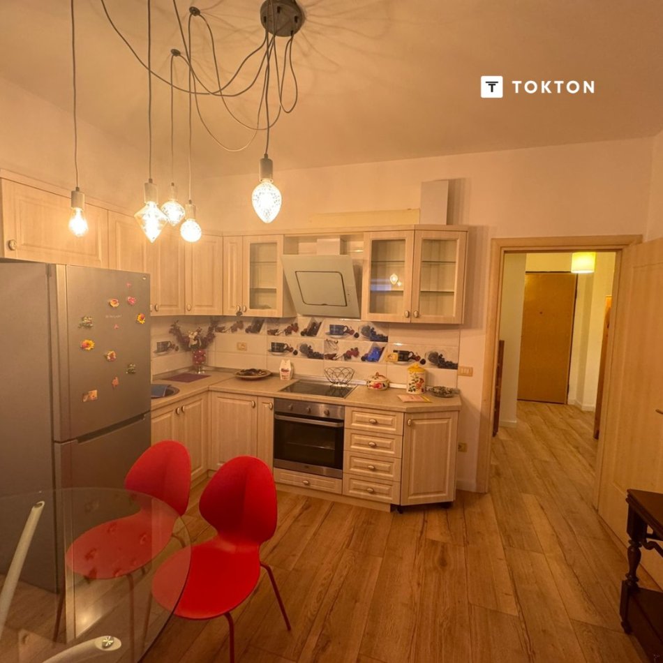 Tirane, jepet me qera apartament 1+1 Kati 3, 70 m² 450 € (Liqeni i Thatë)