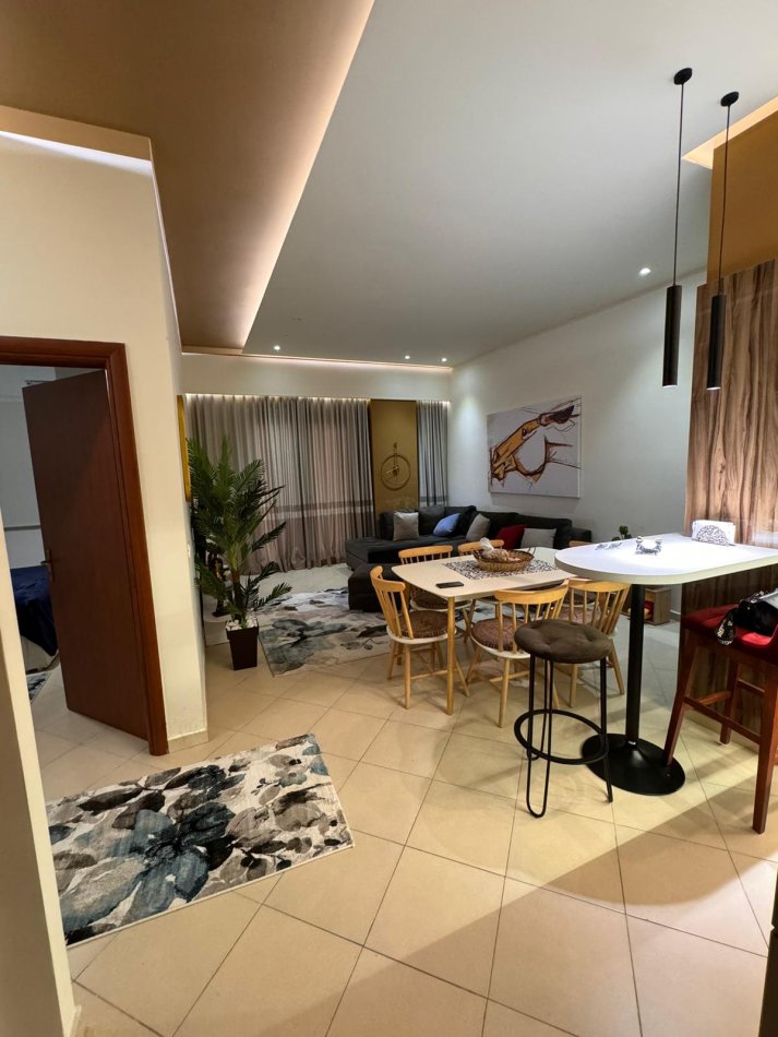 Tirane, jepet me qera apartament 1+1 Kati 1, 70 m² 600 € (Bill Klinton)