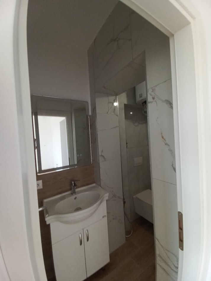 Tirane, shitet garsonier 1+1 Kati 5, 29 m² 48.000 € (Gjimnazi Andon Zako Cajupi)