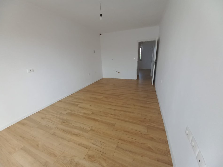 Tirane, shitet apartament 1+1 Kati 5, 53 m² 79.000 € (Gjimnazi Andon Zako Cajupi)