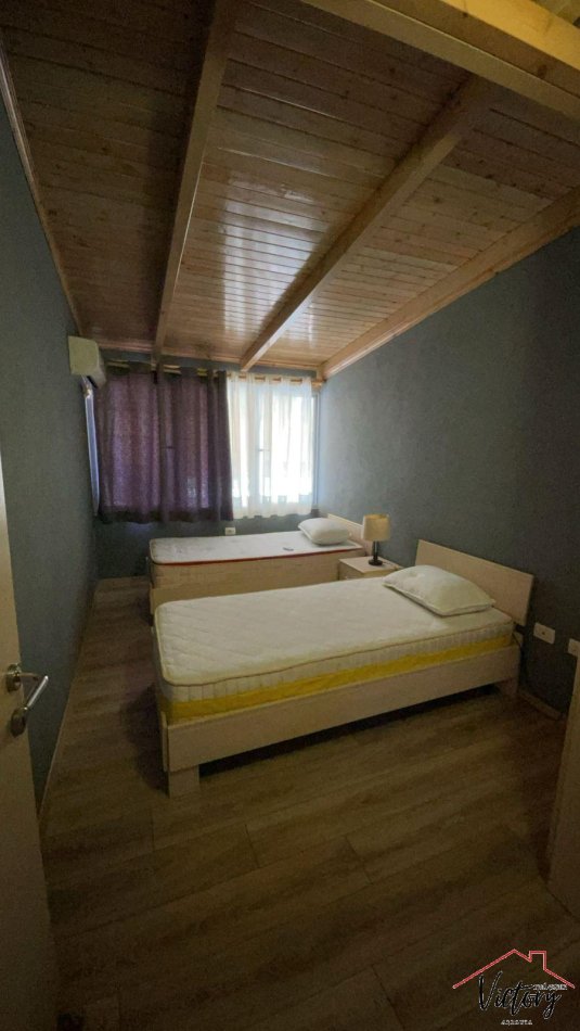 Tirane, jepet me qera apartament 2+1 Kati 11, 90 m² 1.000 € (Sheshi Wilson)
