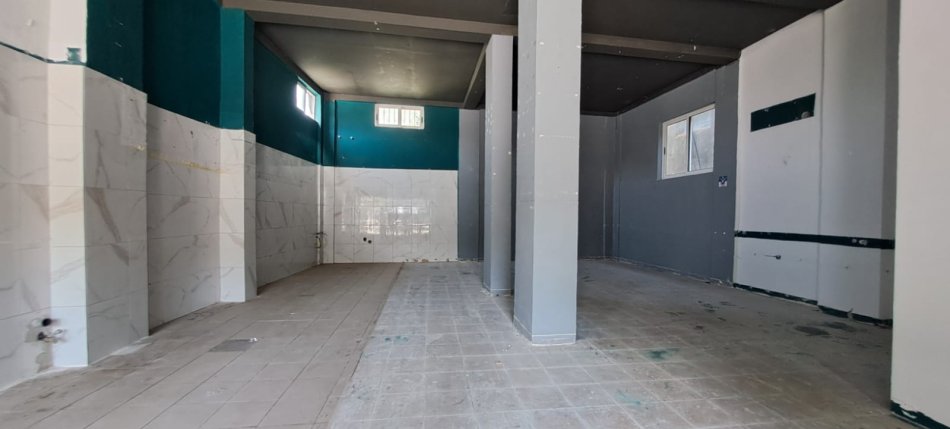 Tirane, jepet me qera magazine Kati 0, 150 m² 1.200 € (astir)