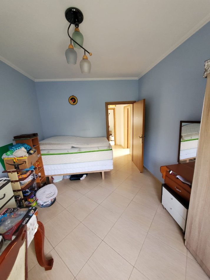 Tirane, shitet apartament 2+1 Kati 2, 103 m² 130.000 € (Fresku)
