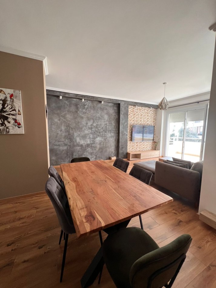 Tirane, shitet apartament 2+1 Kati 2, 108 m² 225.000 € (Kopshtit Botanik)