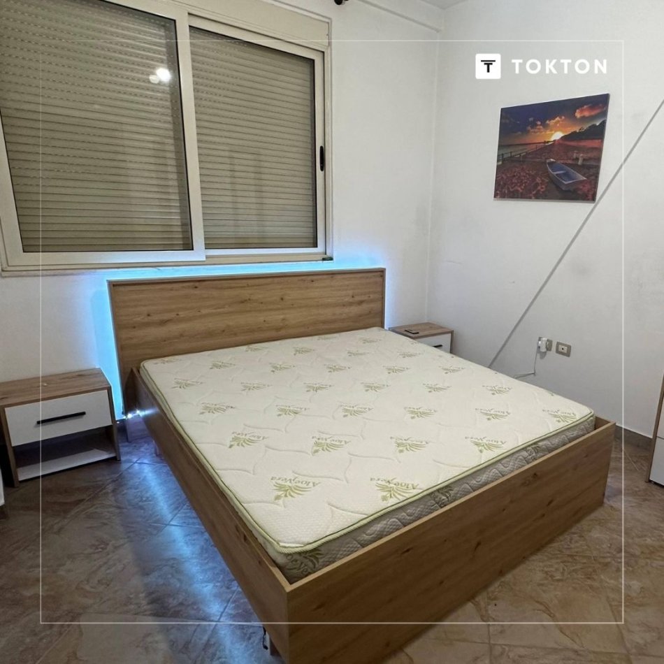 Tirane, jepet me qera apartament 1+1 Kati 4, 60 m² 320 € (Rruga Muhamet Deliu)