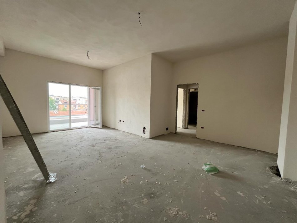 Tirane, shitet apartament 2+1 Kati 3, 117 m² 155.000 € (Rruga Dritan Hoxha)