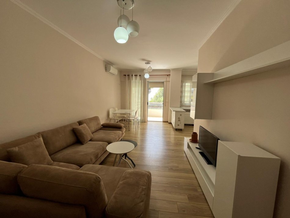 Tirane, shitet apartament 2+1 Kati 3, 120 m² 187.000 € (Liqeni i Thate)