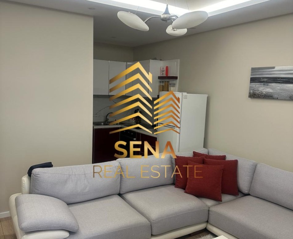 Tirane, jepet me qera apartament 1+1+Ballkon Kati 3, 65 m² 500 € (RRUGA KODRA E DIELLIT)