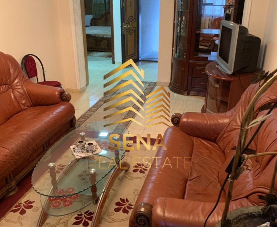 Tirane, jepet me qera apartament 1+1+Ballkon Kati 4, 63 m² 350 € (RRUGA KONGRESI I MANSTIRIT)