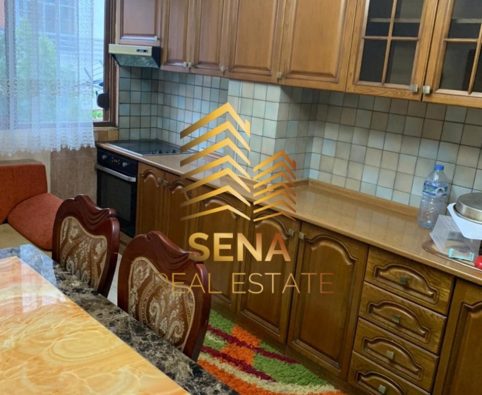 Tirane, jepet me qera apartament 1+1+Ballkon Kati 4, 63 m² 350 € (RRUGA KONGRESI I MANSTIRIT)