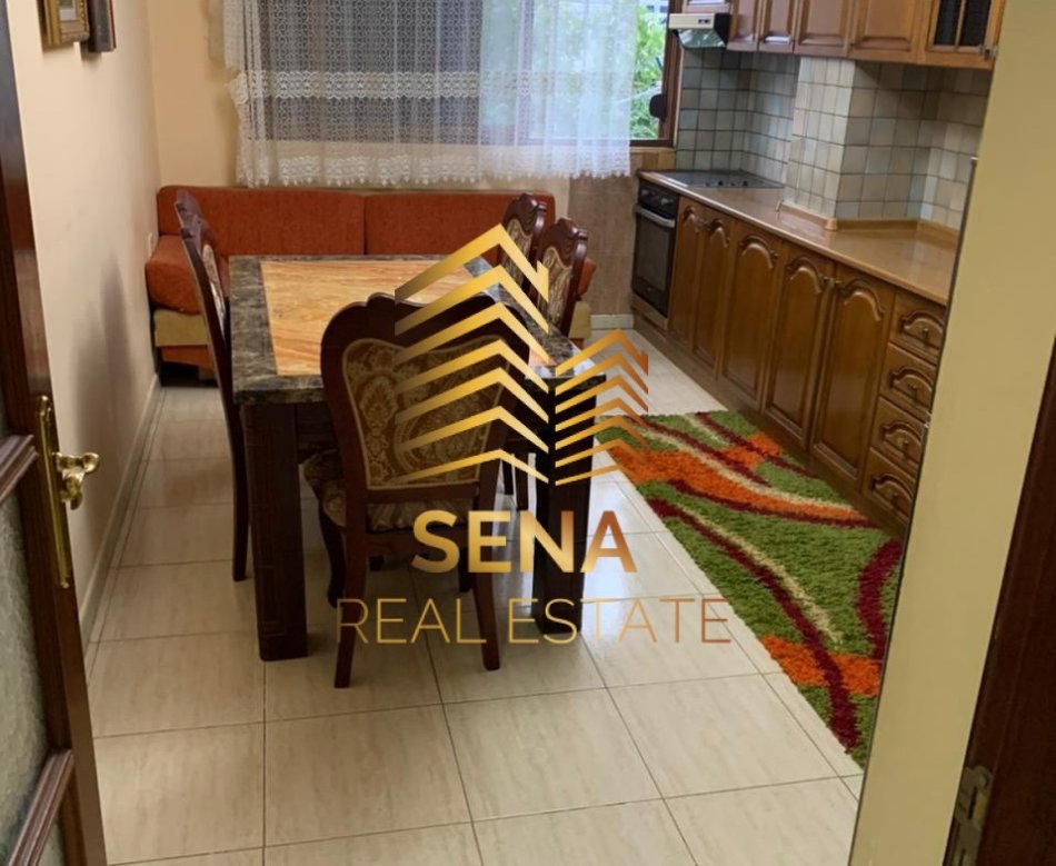 Tirane, jepet me qera apartament 1+1+Ballkon Kati 4, 63 m² 350 € (RRUGA KONGRESI I MANSTIRIT)