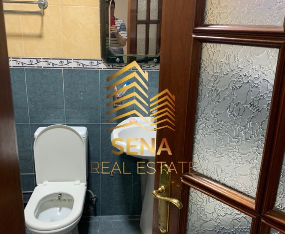 Tirane, jepet me qera apartament 1+1+Ballkon Kati 4, 63 m² 350 € (RRUGA KONGRESI I MANSTIRIT)